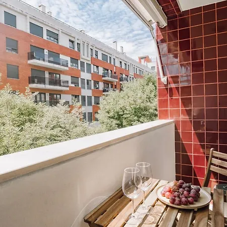 Ascou - 3 Bedrooms In Parque Nacoes * 리스본